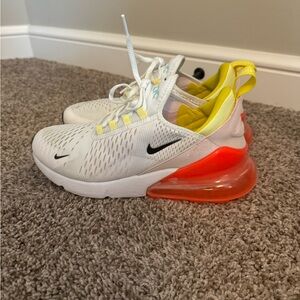 Nike women’s air max 270s
